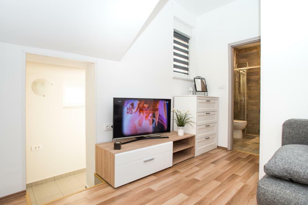 Apartments Omorfia Kraljevica Exterior photo